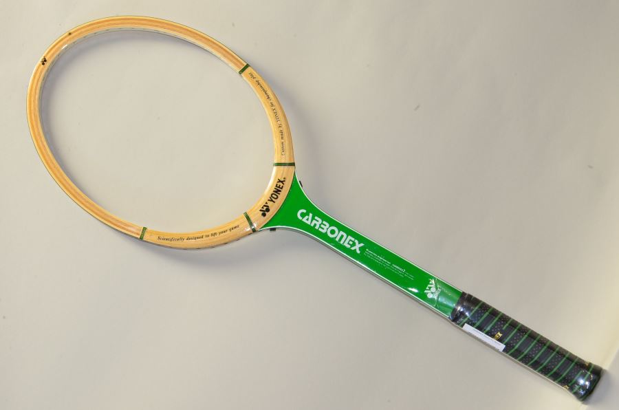 ヨネックス カーボネックスプレーヤープロスペシャルYONEX CARBONEX Players Pro Special(L4)【中古】(硬式用